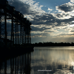 Amanecer en el puerto